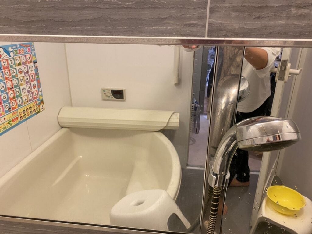 ベア―スで大掃除・掃除前の浴室鏡